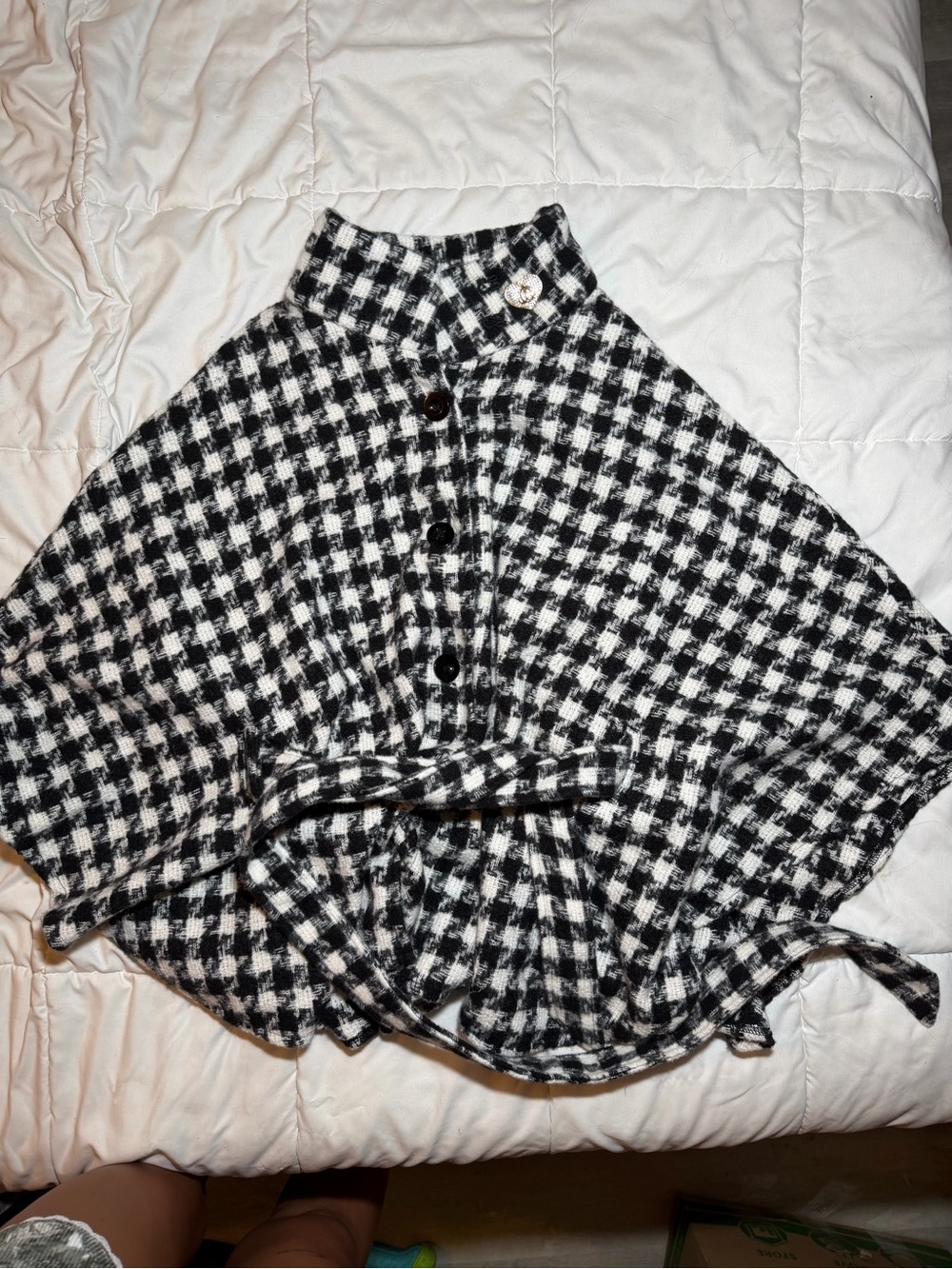 Juicy Couture Black & White Houndstooth Button-Front Poncho